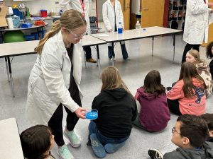 THS STEM Club with 5th grade students